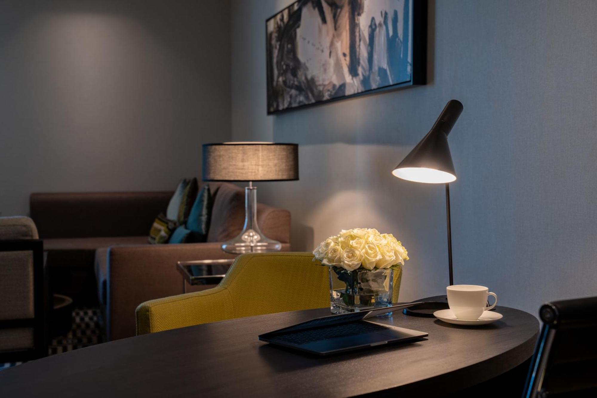 Fairmont Riad Exterior foto A table lamp
