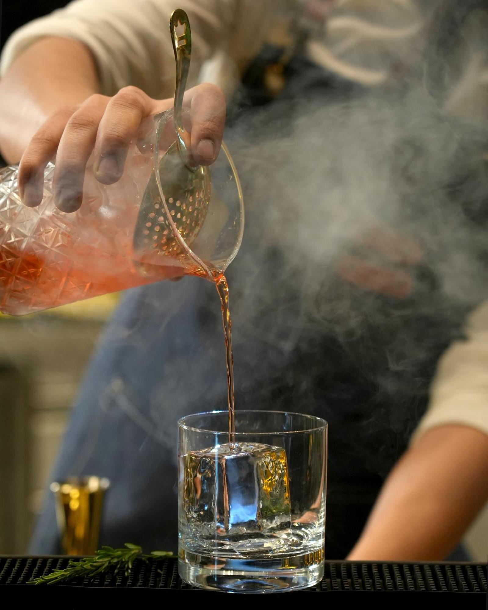 Fairmont Riad Exterior foto A glass of iced tea