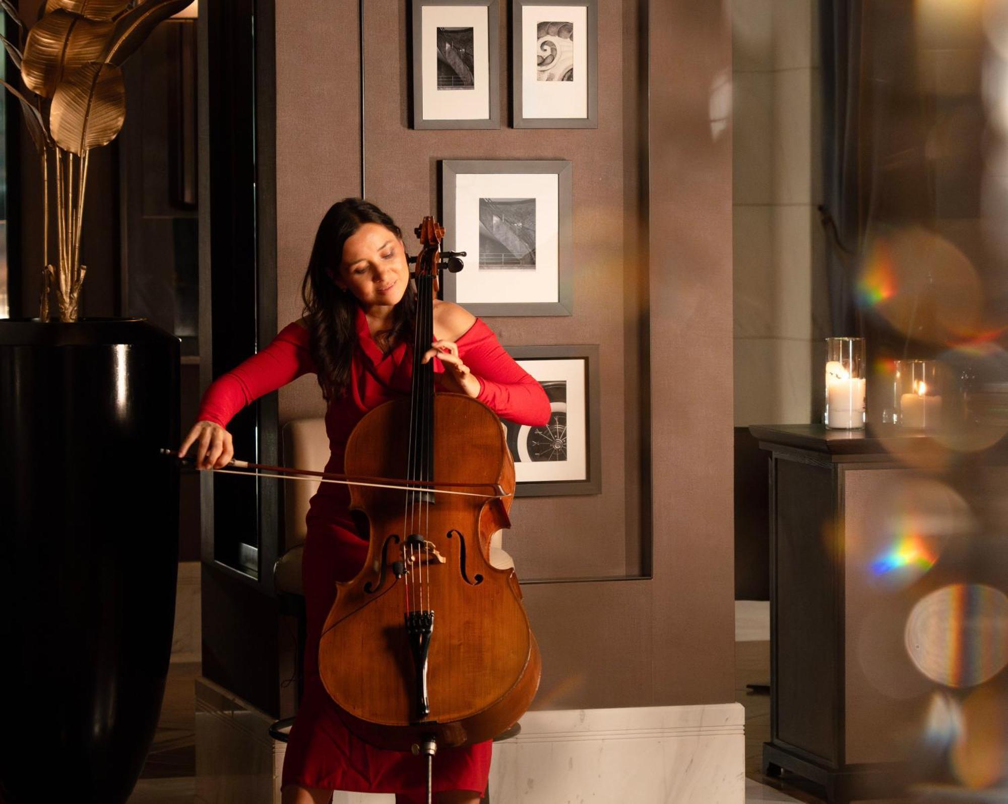Fairmont Riad Exterior foto Cellist and singer